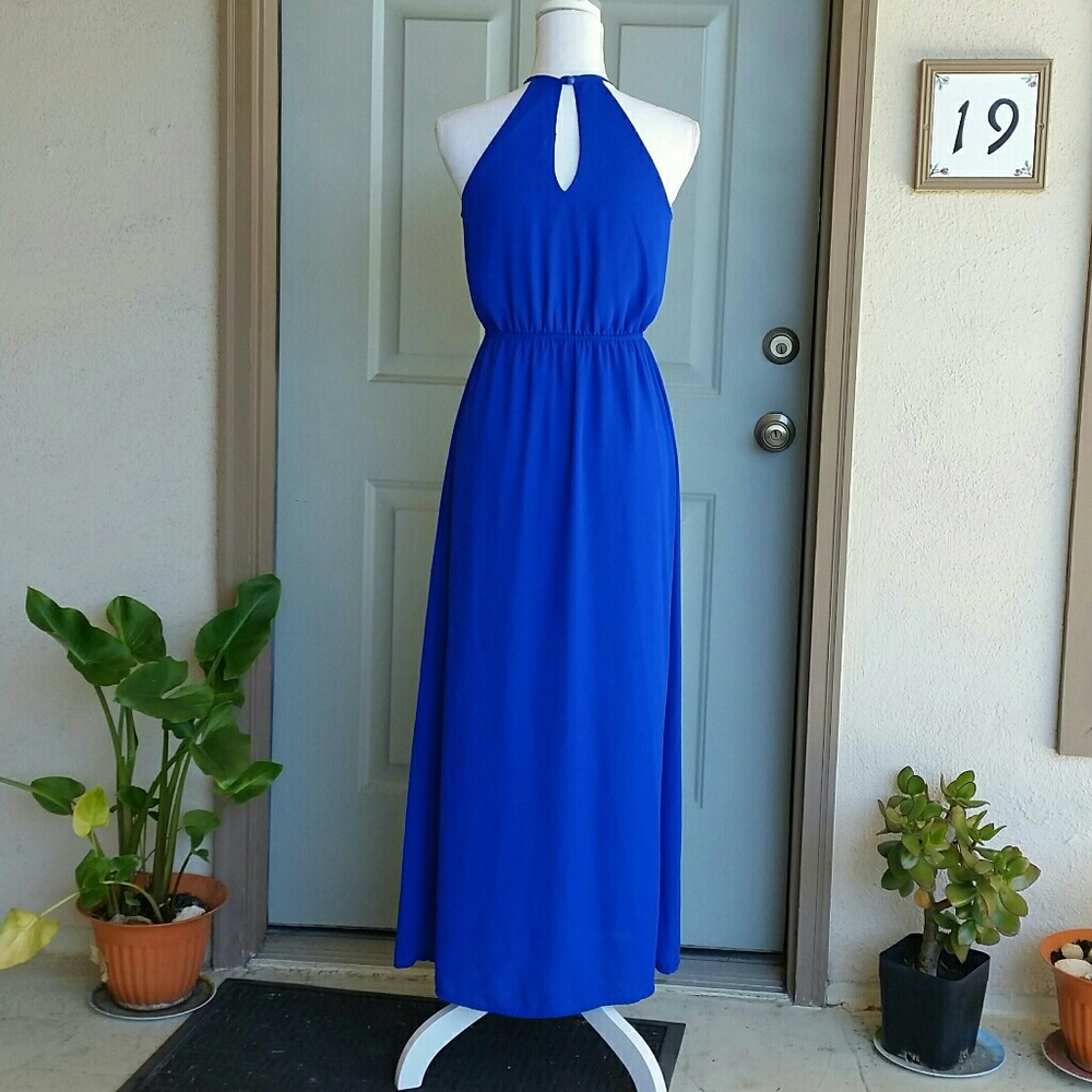 Beautiful Dress - Picture 2 of 6